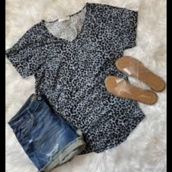 Grey leopard print cuff sleeve neck tunic tshirt top - Picture 2 of 5